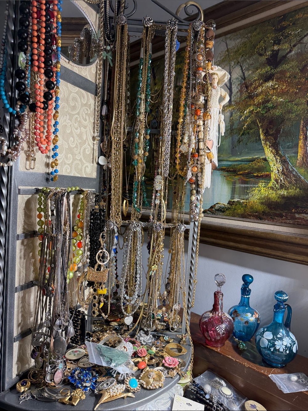 WONDERS FOUND-VINTAGE JEWELRY FOR A POSHMARK SHOW AT 815PM ET